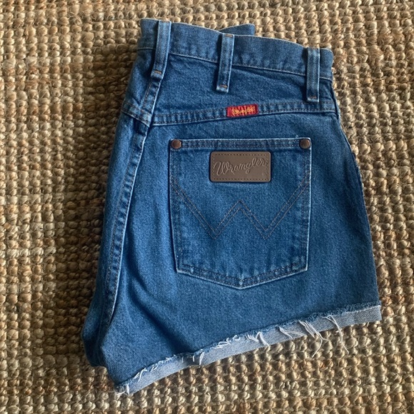 Wranglers Jean Shorts - Picture 2 of 4